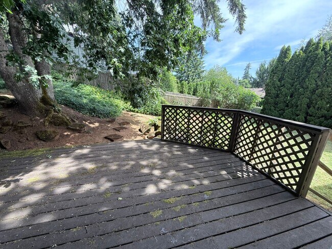 Photo - Beautiful 4 Bed, 2 Bath Single Family Home 2 Attached Car Garage and Laundry In Unit!