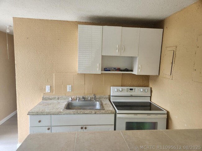 Photo - 134 W 24th St Unit 3