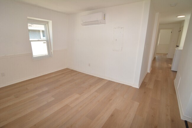 Photo - 137 Oakdale Ave Unit 3