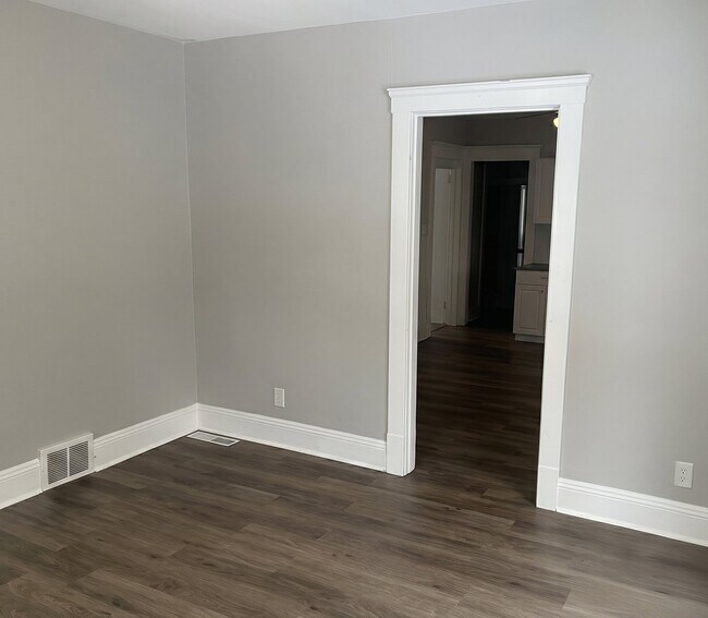 Photo - 3711 E 61st St Unidad 1