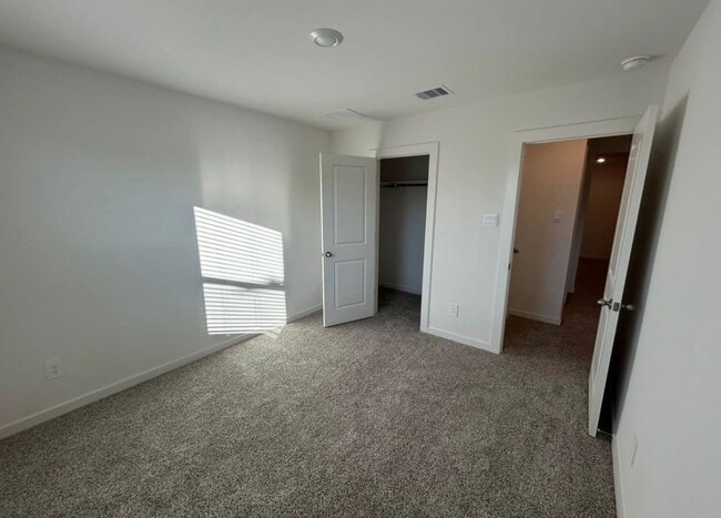 Photo - 3527 Shearwater St