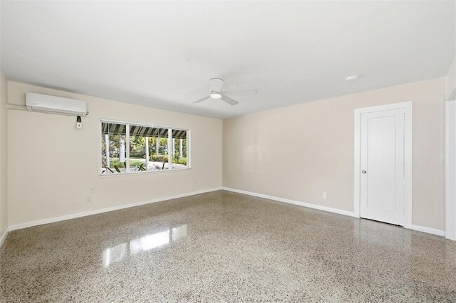 Photo - 1614 NE 7th St