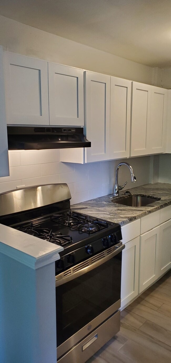 Photo - 538 W 7th St