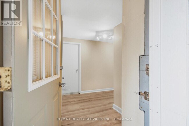 Photo - 185 Burlington St