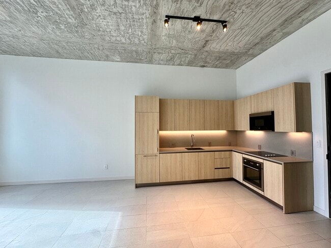 Photo - 244 NW 31st St Unit A8