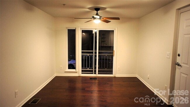 Photo - 3537 Warp Street Unit 3537