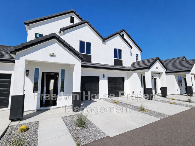 Building Photo - 382 Erin St