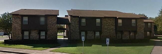 Building Photo - 301 Yerby St