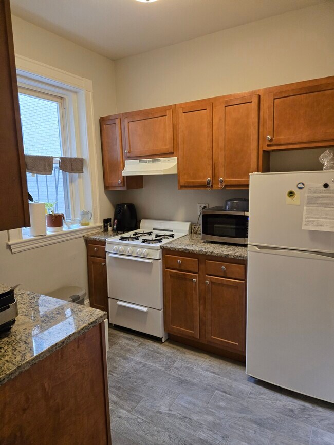 Building Photo - 22 Symphony Rd Rental