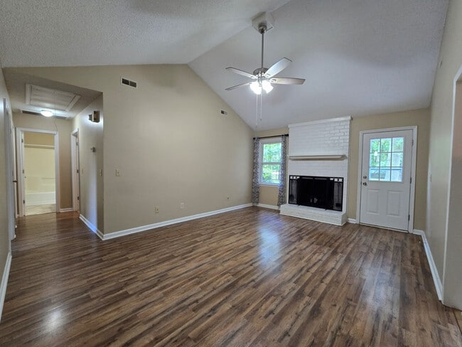 Photo - 1520 Crowndale Dr