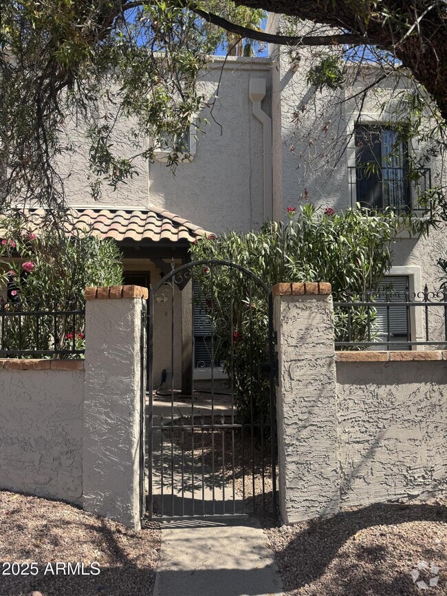 Building Photo - 4813 N 73rd St Rental