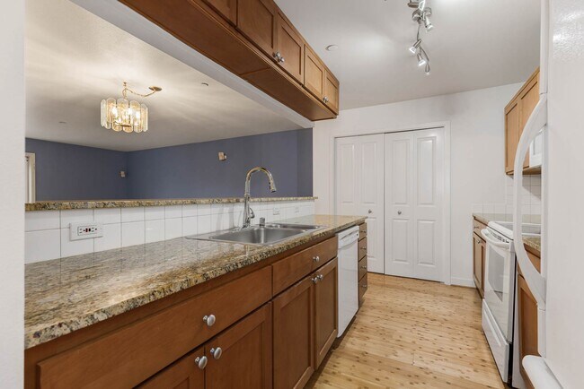 Photo - 701 1st Ave N Unidad Apt 201