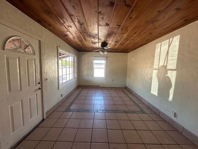 Photo - 1425 N 85th Pl