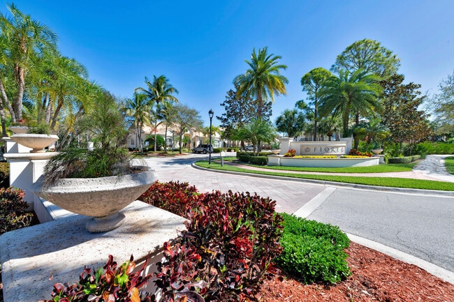Building Photo - 5205 Myrtlewood Cir E Rental