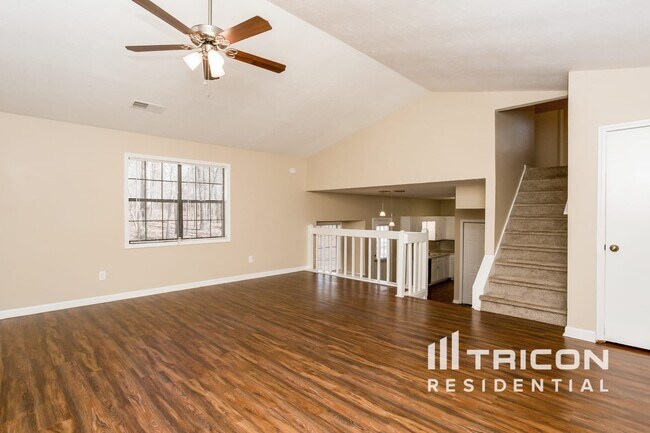 Photo - 2740 Chickory Hill