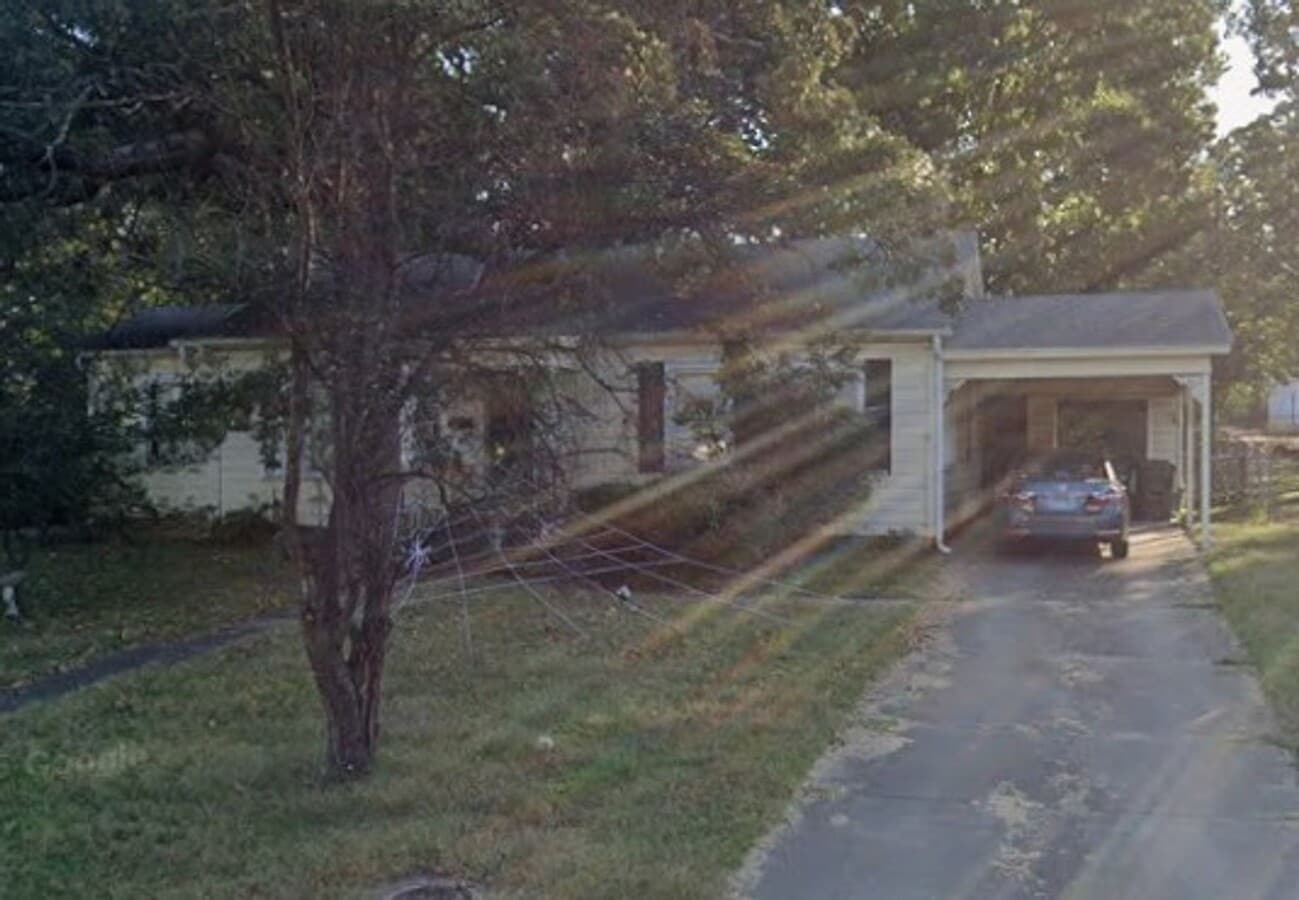 Freshly Updated 3 Bedroom House - Freshly Updated 3 Bedroom House