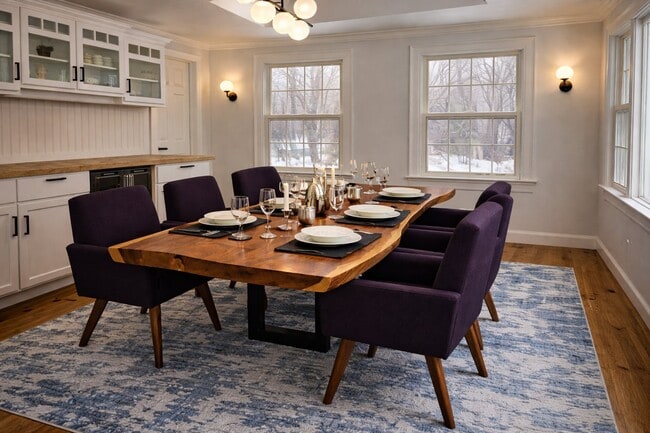 Photo - 553 W Center St