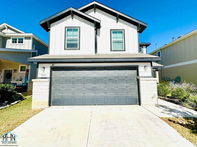 Building Photo - Beautifully maintained Two-Story 3-Bedroom...