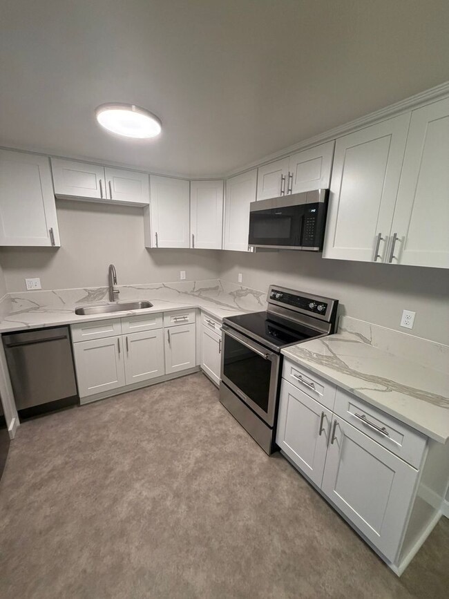 Photo - Large Updated 2 Bedroom with New Appliances!