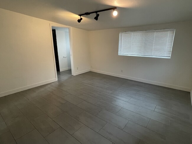 Photo - 1730 S Parkside Dr