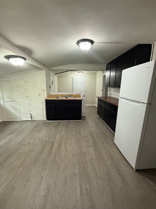 Photo - 5606 Ave K