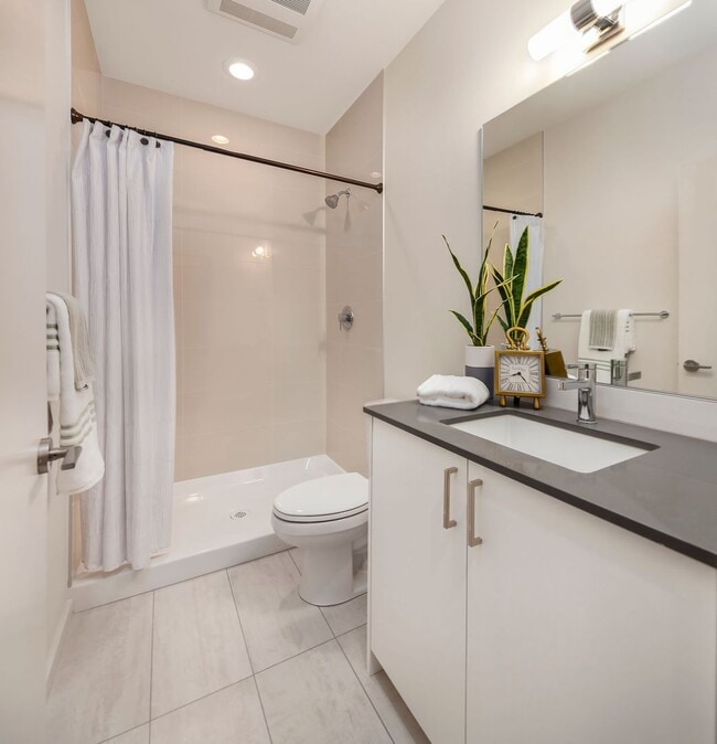 Photo - 4Bd/3.5Ba Shoreline Townhome