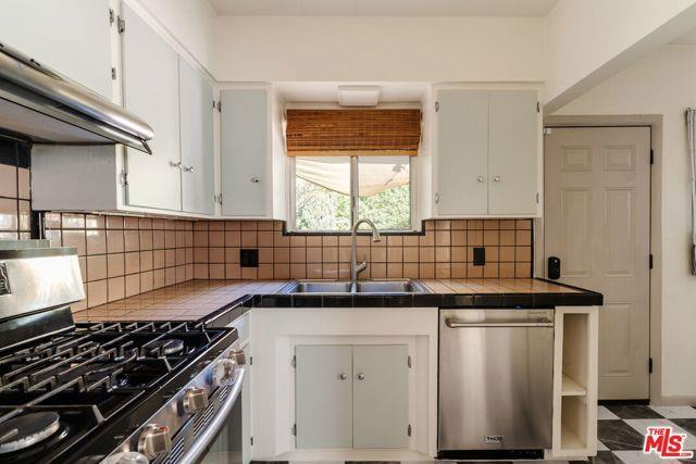 Photo - 1428 Holbrook St