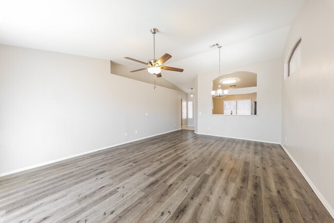 Photo - 8711 N 112th Ave