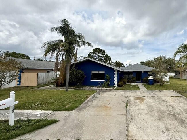 Photo - 3184 Downing St