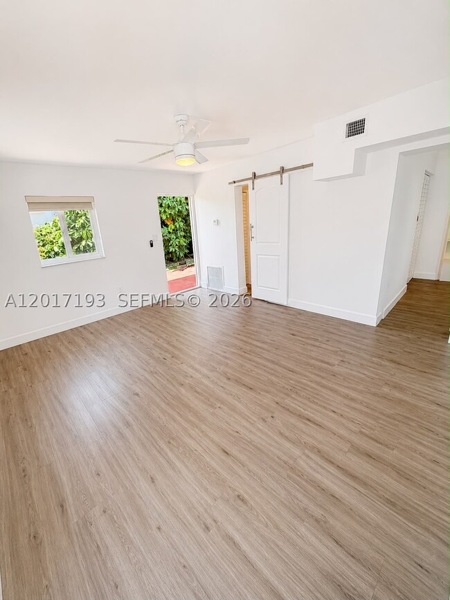 Photo - 235 SW 64th Ave Unit 2B