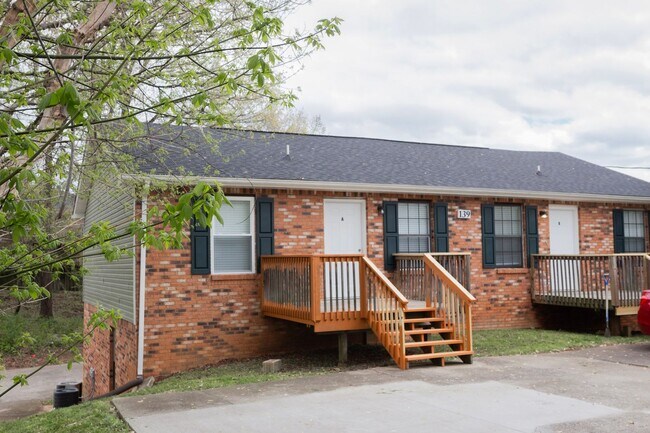 Building Photo - 139 Darlene Dr Unit D Rental