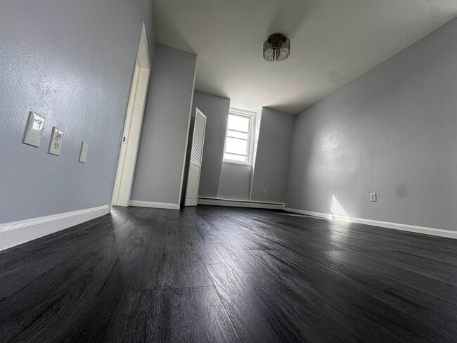 Photo - 720 27th St Unit 4