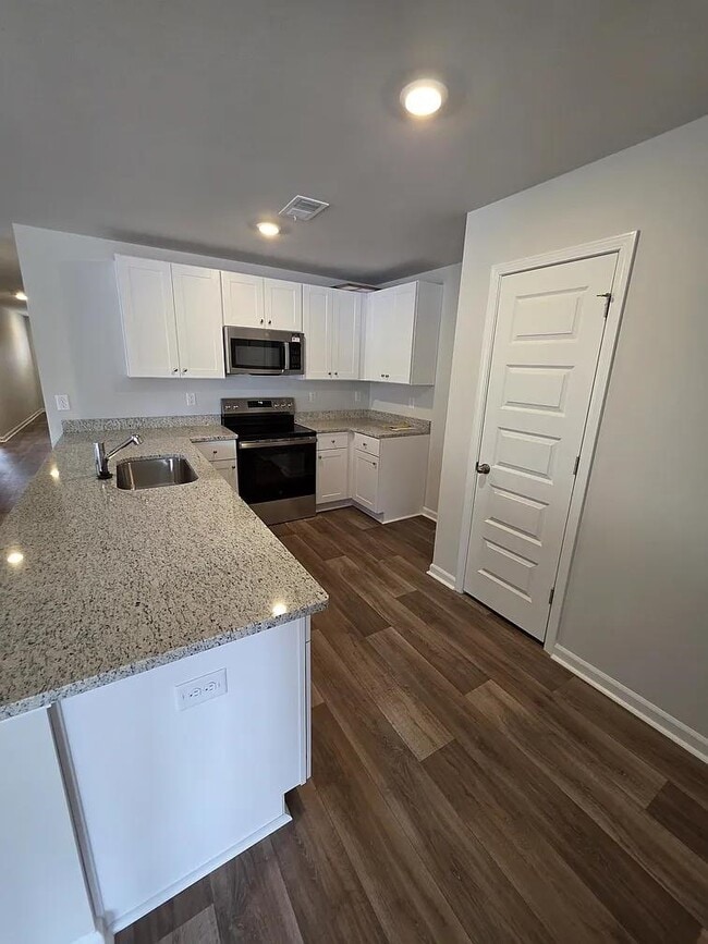 Photo - 532 Runaway Train Dr