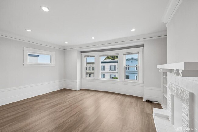 Photo - 487 18th Ave Apartment