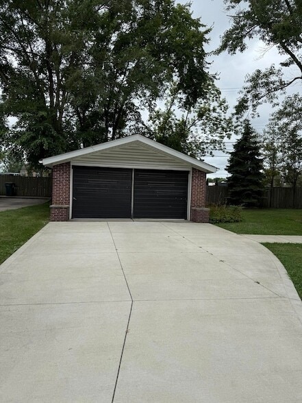 Photo - 1625 W Farnum Ave
