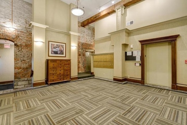 Entrance hall building - 544 S Front St Unit 314