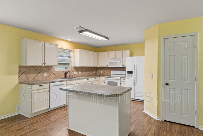 Photo - 5132 Columbia Dr