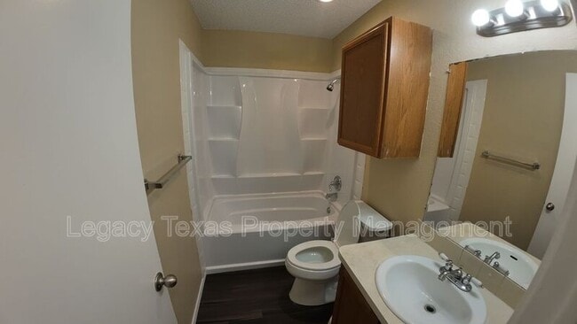 Photo - 318 College St Unit B