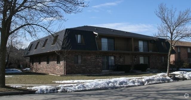 Building Photo - 1717 S 115 Ct Rental