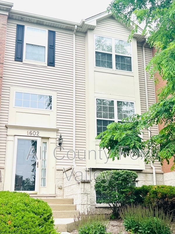 Photo - 1602 Edinburgh Dr Townhome