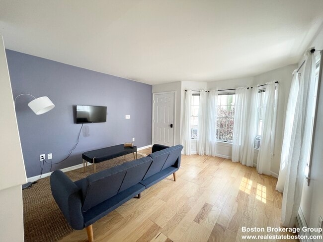 Photo - 2 Holden St Unit 2