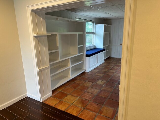 825 Buttonwood Rd