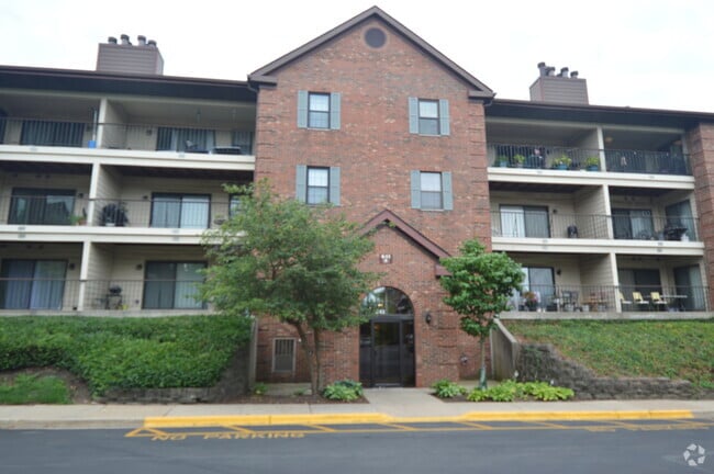 Building Photo - 641 Hapsfield Ln Unit 306 Rental