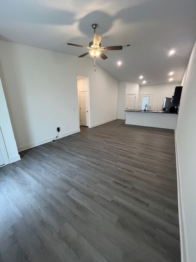 Photo - Beautiful 3-Bedroom Family Home for Rent i...
