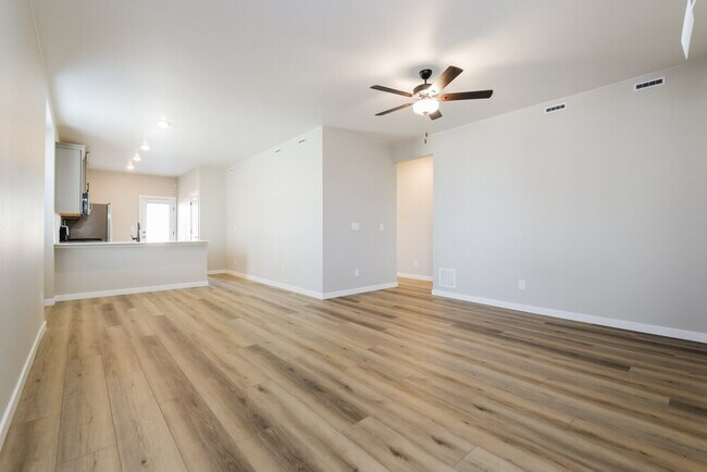 Photo - 9468 Yampa St