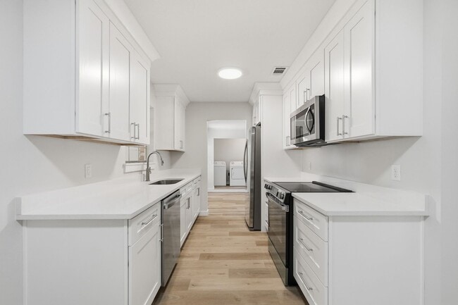 Photo - All Brick Home & Large Yard in Niceville!