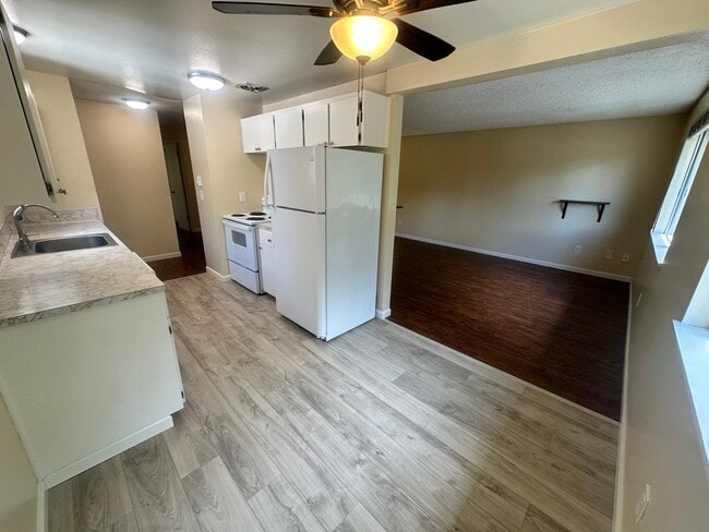 Photo - 630 SE 182nd Ave Unit 4