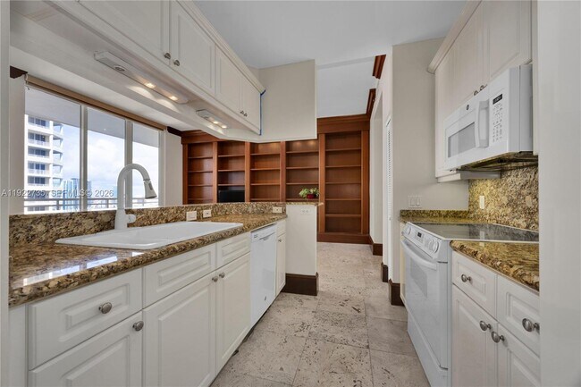 Photo - 808 Brickell Key Dr Unidad 3603