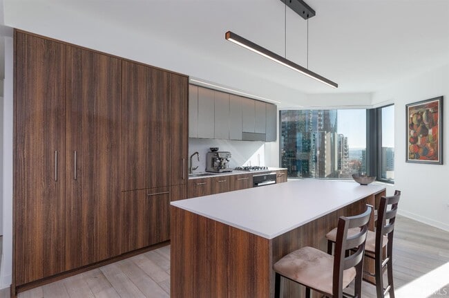 Photo - 280 Spear St