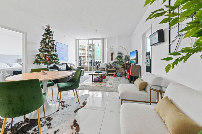 Photo - 550 Okeechobee Blvd